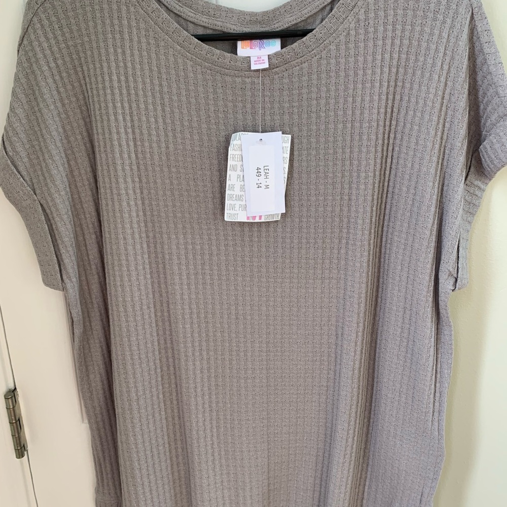 Lularoe Leah shirt